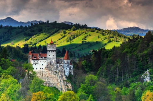 From Bucharest: Dracula Castle Day Trip for Two