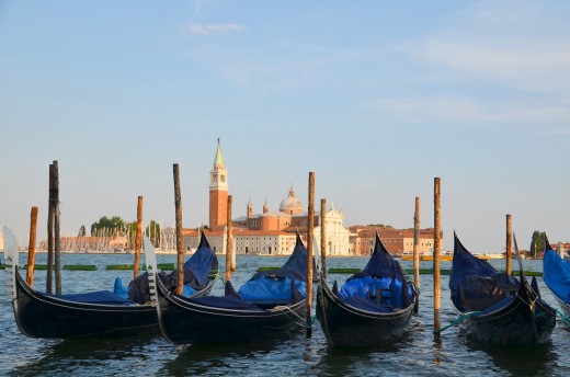 Venice walking tour with gondola ride