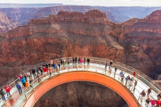 Las Vegas Day Trip: Grand Canyon West, Hoover Dam, Skywalk & Lunch