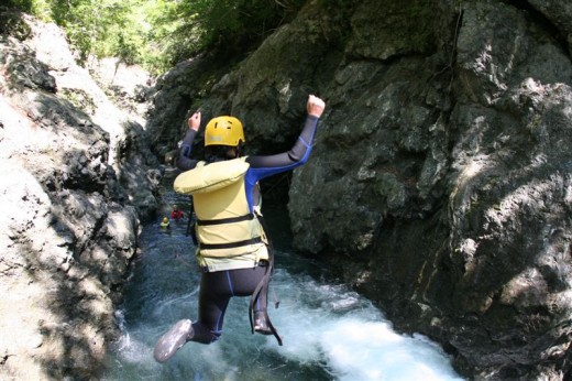 Escursione di Canyoning - 3 ore & soggiorno 2 notti