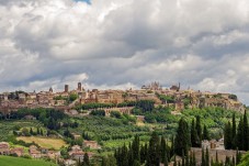 Orvieto day tour from Rome with biscuit making in a cave