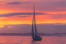 Romantic Private Sailing Excursion in Barcelona (2h) - 2 people