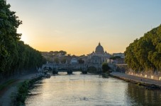 Aperitif on the Tiber River Cruise