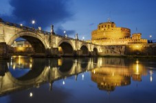 Aperitif on the Tiber River Cruise