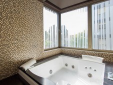 2 noches en hotel de 4 * con desayunos +1 cena romántica , Spa y Visita guiada por Lisboa para 2 personas