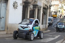 Discovery Tour Lisbon in an Funny E-Car with GPS Guide for 2 (4 hours)