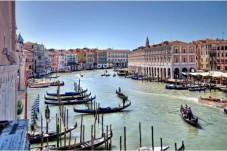Guided Tour with Gondola Ride at Saint Mark's Basilica and Doge's Palace