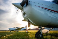 Piloter un avion (20min) + 1 accompagnateur - Lognes (77)