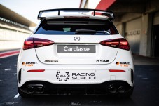 Conduzir um Mercedes AMG CLA45 1 volta + 1 volta em co-piloto
