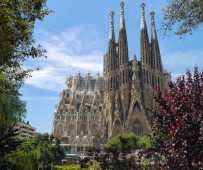 Skip the Line Sagrada Familia Express Tour
