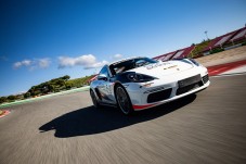 Conduzir um Porsche Cayman 718 S (PDK) - 1 volta + 1 volta em co-piloto