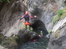 Discesa in Canyoning - 4 ore & soggiorno 1 notte