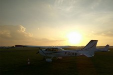 Piloter un avion (20min) + 1 accompagnateur - Lognes (77)