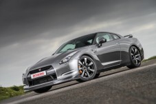 Nissan Skyline GT-R vs Lamborghini Driving Experience