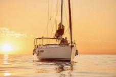Paseo Romantico en Velero Privado en Barcelona (6h) - 2 personas